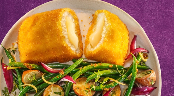 Gouda Schnitzel mit Ofenkartoffeln und einem lauwarmen grünen Bohnensalat​